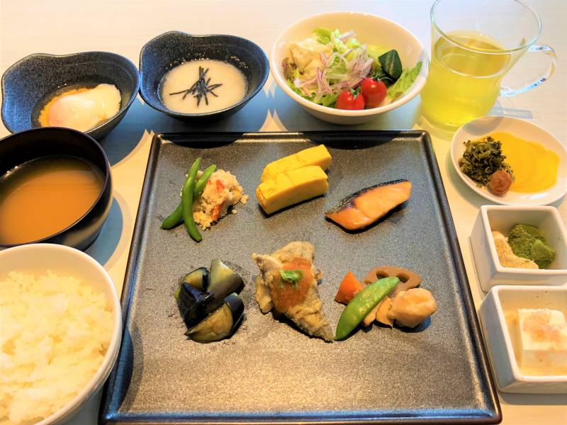 朝食の営業形式変更のお知らせ